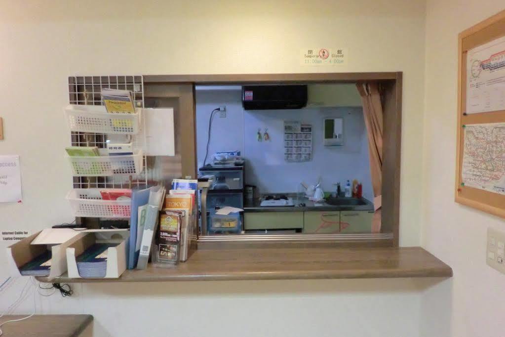 Хостел Tokyo Backpackers Экстерьер фото